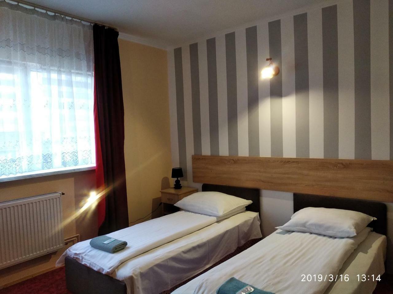 Hotelik Krakowiak Jarosław Esterno foto